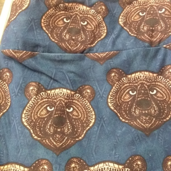 🌼 3 for $25 🌼 Mosaic Bears leggings - Picture 1 of 1